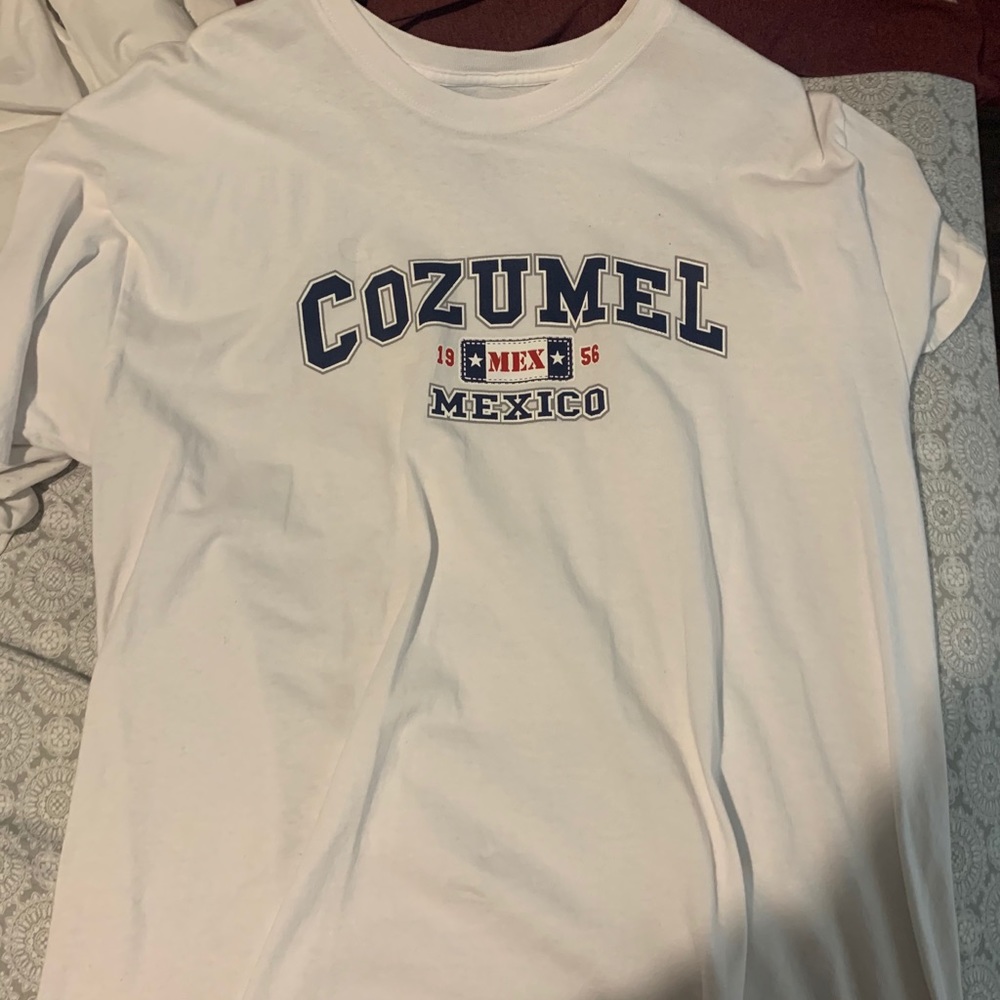 White tee